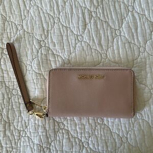 Michael Kors Jet Set Travel Large Logo Continental Wristlet in Blush
